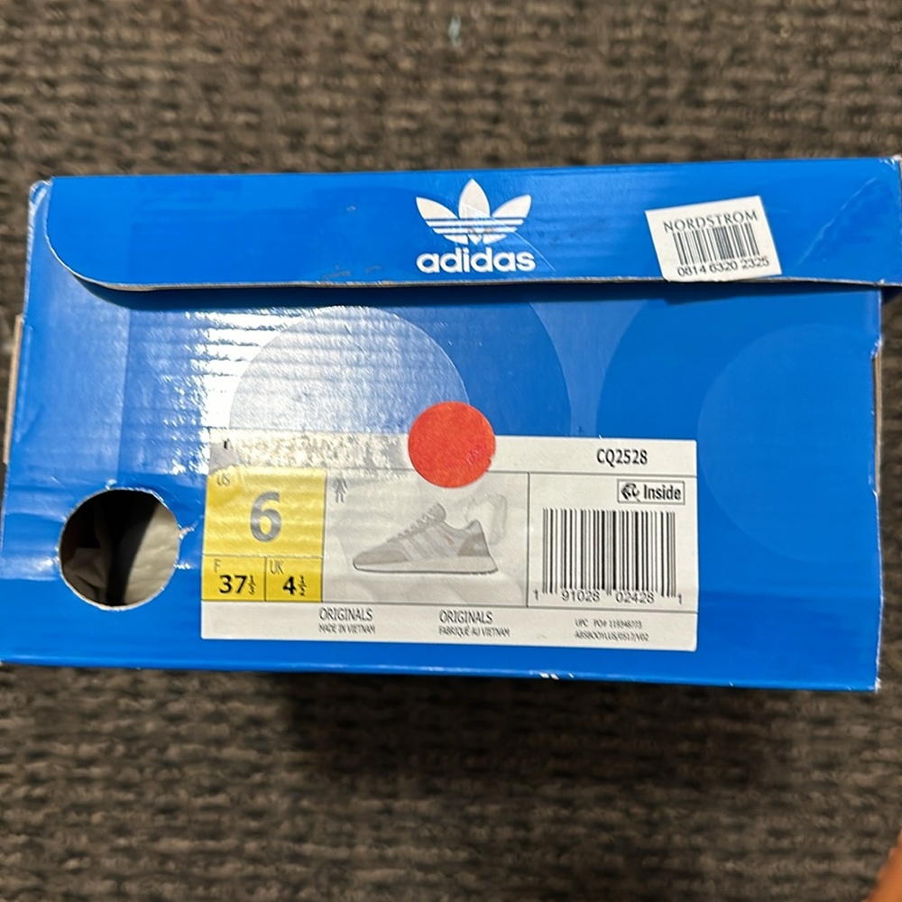 Adidas - Picture 5 of 5